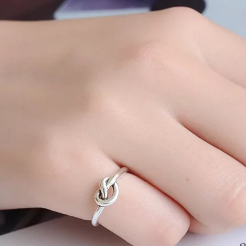 Stainless Steel Love Knot Ring - Gold or Silver - Picture 3 of 8